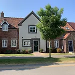 Family Tides, The Bay, 2 Bedrooms, Patio Garden, Parking Nearby, 2 Dogs Welcome