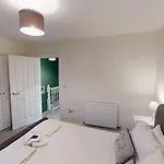 펜션 Family Tides, The Bay, 2 Bedrooms, Patio Garden, Parking Nearby, 2 Dogs Welcome 파일리