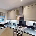 펜션 Family Tides, The Bay, 2 Bedrooms, Patio Garden, Parking Nearby, 2 Dogs Welcome