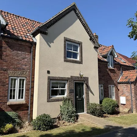 Family Tides, The Bay, 2 Bedrooms, Patio Garden, Parking Nearby, 2 Dogs Welcome